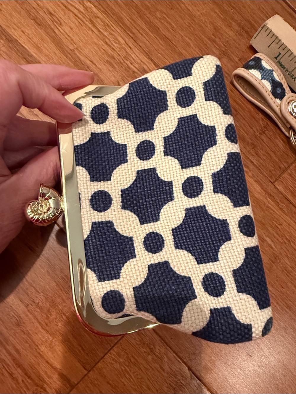 Spartina 449 Navy and Cream Geometric Kiss-Lock Coin Purse with Key Fob - Picture 10 of 13